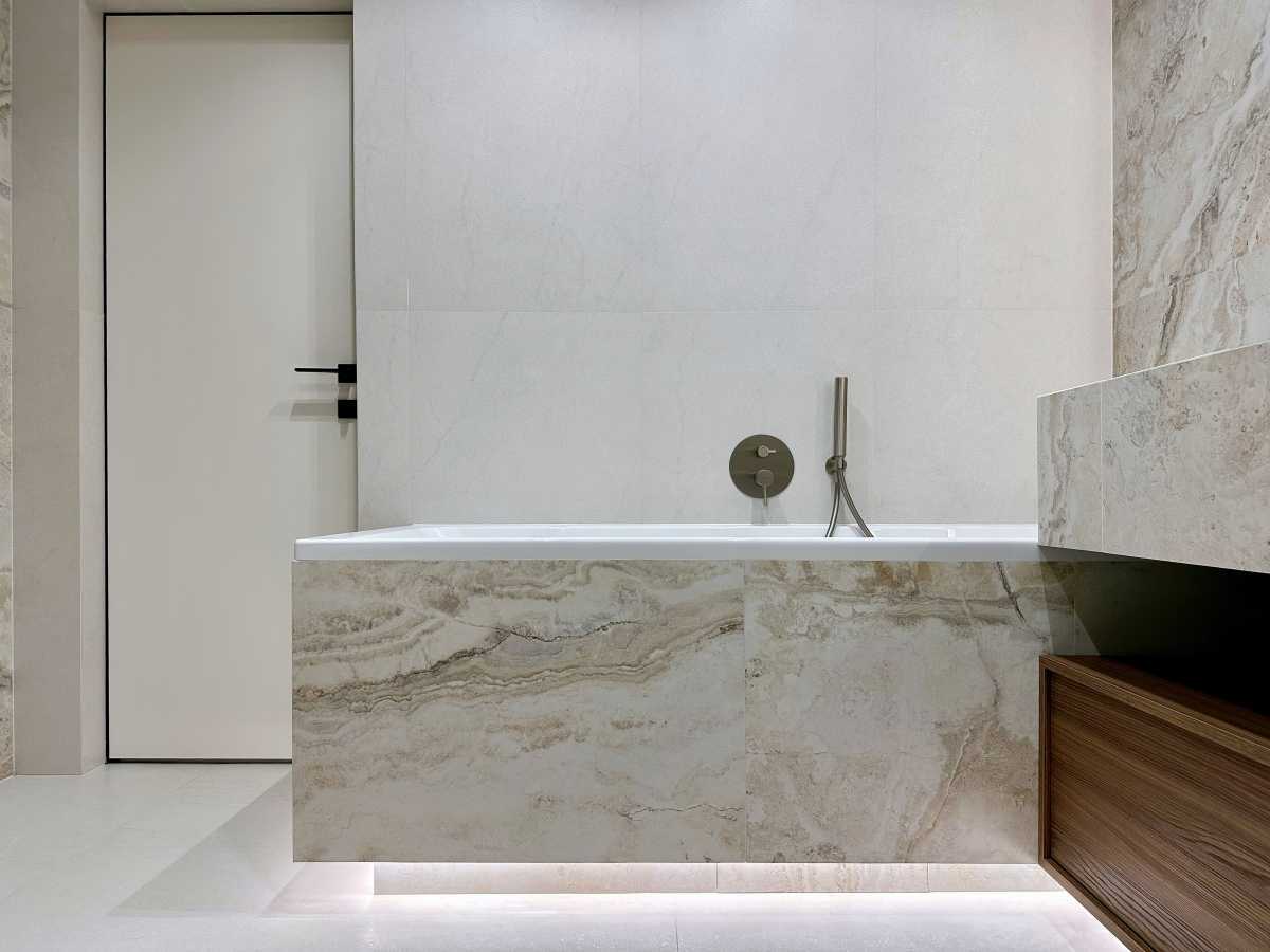 Продажа 2-комнатной квартиры 84 м², Днепровская наб., 15Ж