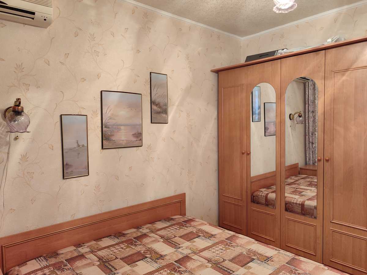 Продаж 2-кімнатної квартири 59 м², Братиславська вул., 2