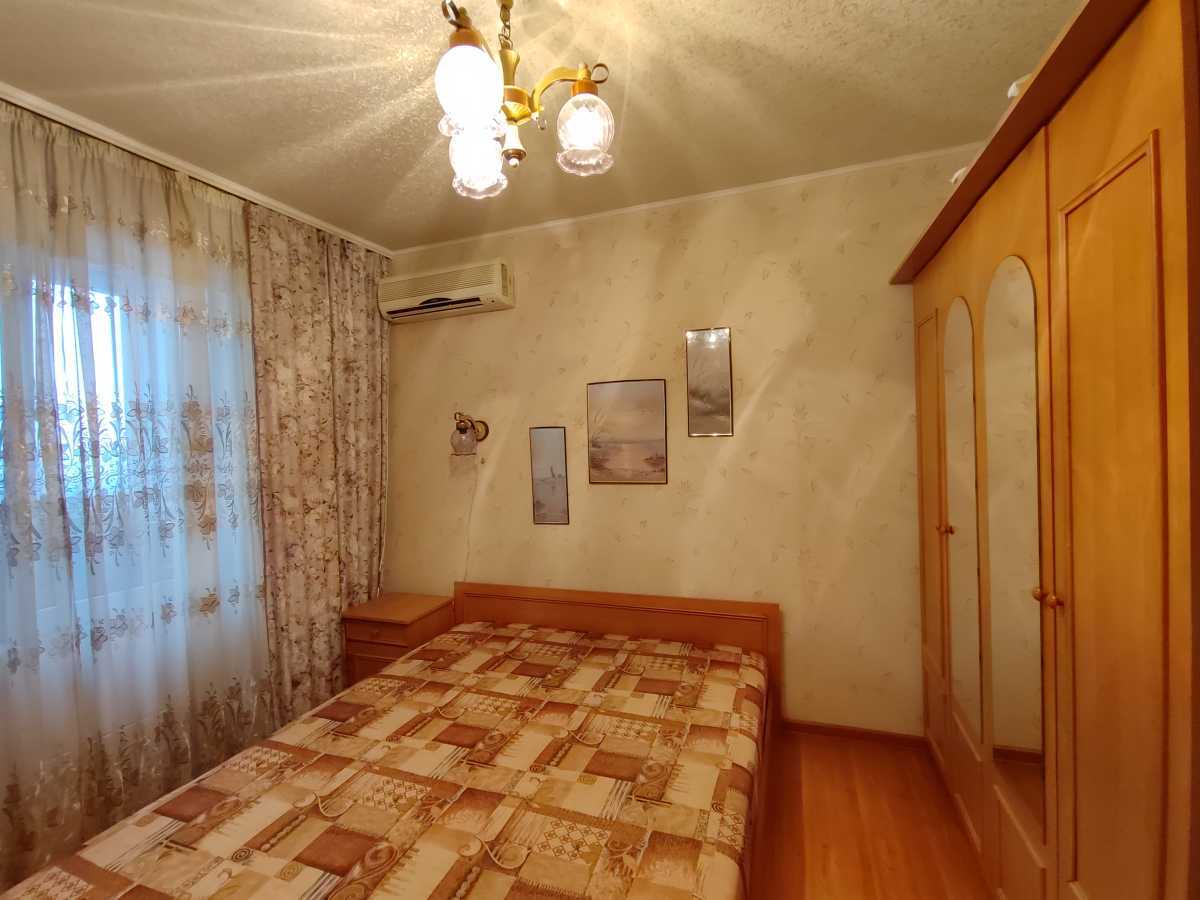 Продаж 2-кімнатної квартири 59 м², Братиславська вул., 2