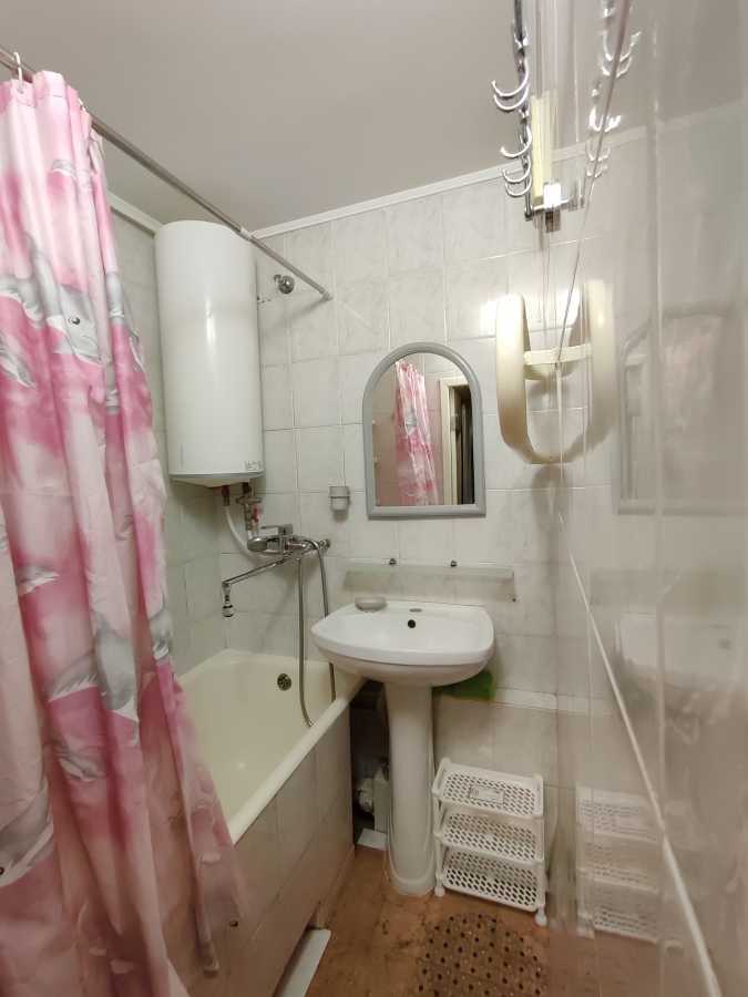 Продаж 2-кімнатної квартири 59 м², Братиславська вул., 2