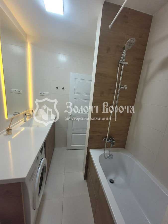 Продажа 2-комнатной квартиры 60.2 м², Каховская ул., 62А