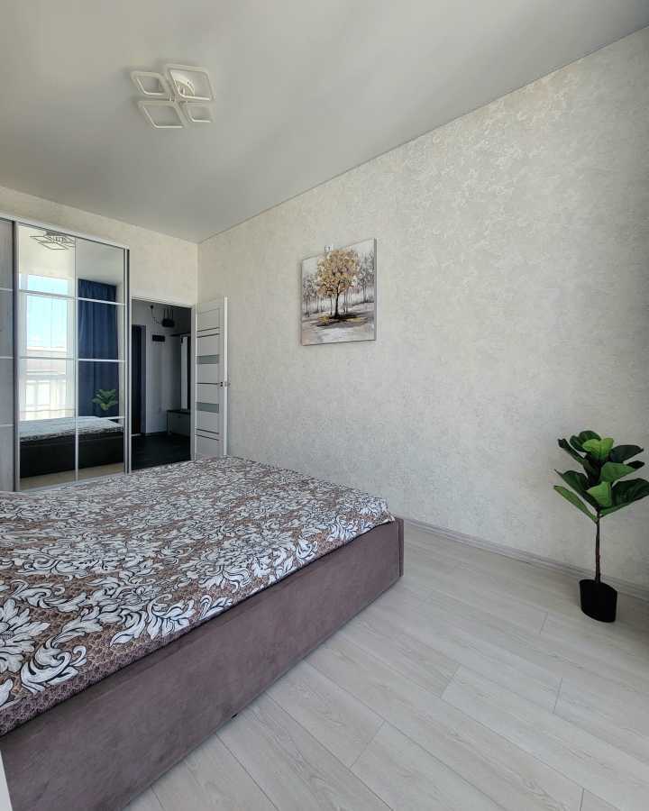 2-кімнатна квартира подобово 67 м², Трамвайна вул., 7