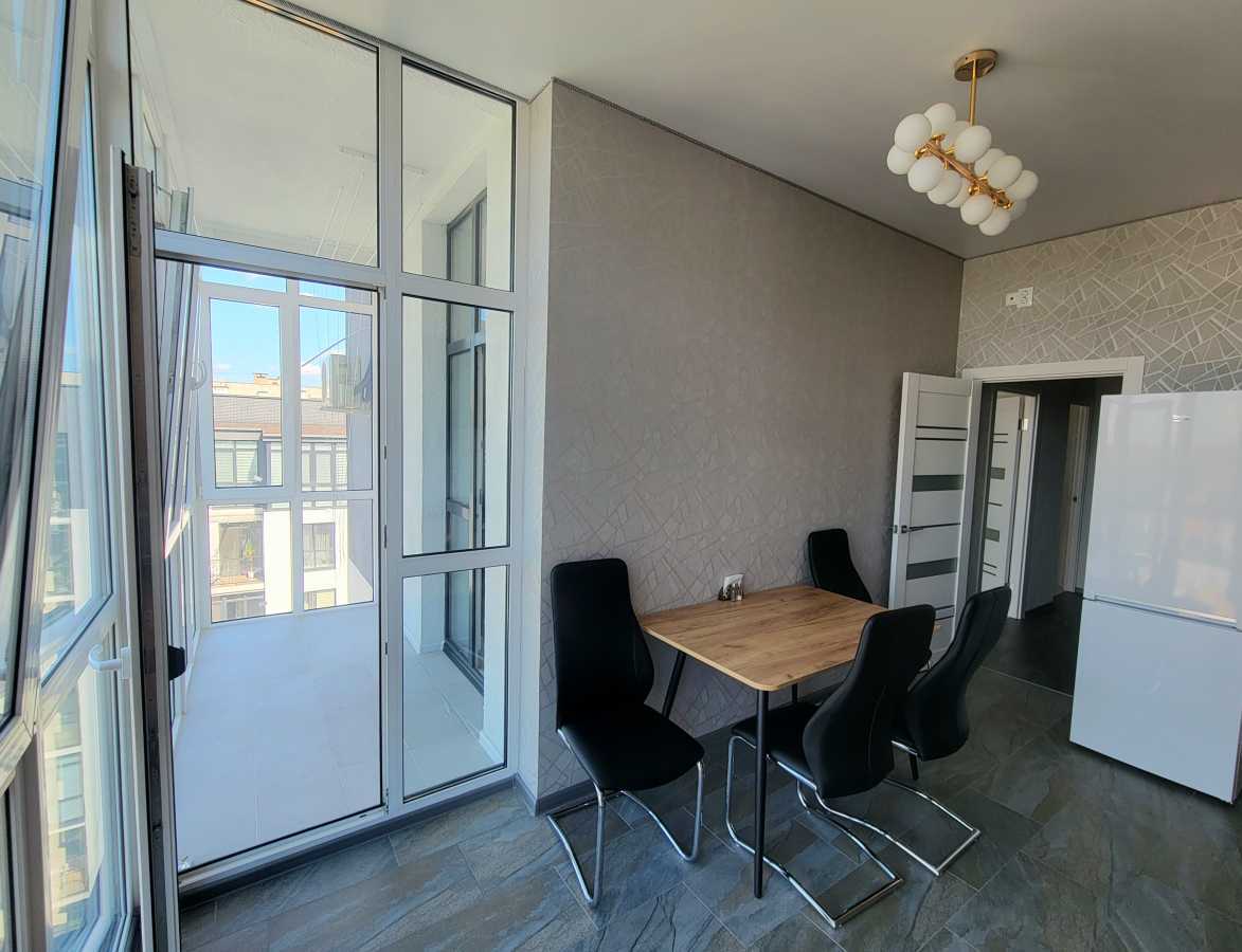 2-кімнатна квартира подобово 67 м², Трамвайна вул., 7