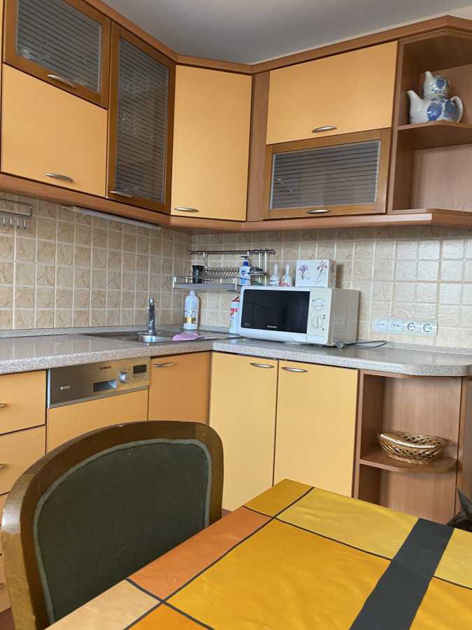 Оренда 3-кімнатної квартири 80 м², Полковника Потєхіна вул., 2