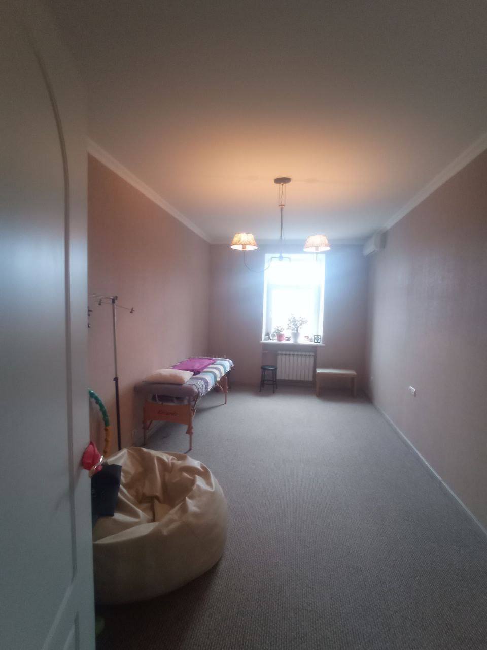 Продажа 5-комнатной квартиры 150 м², Багалия ул., 17