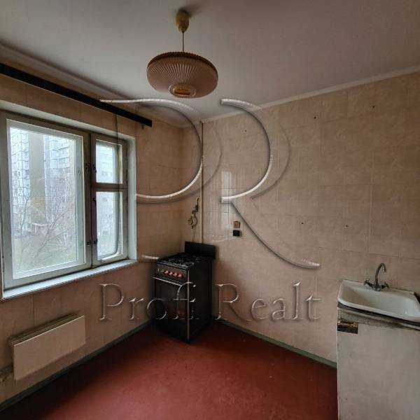 Продаж 3-кімнатної квартири 82 м², Чорнобильська вул., 18