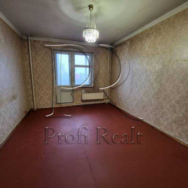 Продаж 3-кімнатної квартири 82 м², Чорнобильська вул., 18