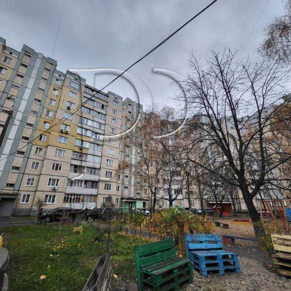 Продаж 3-кімнатної квартири 82 м², Чорнобильська вул., 18