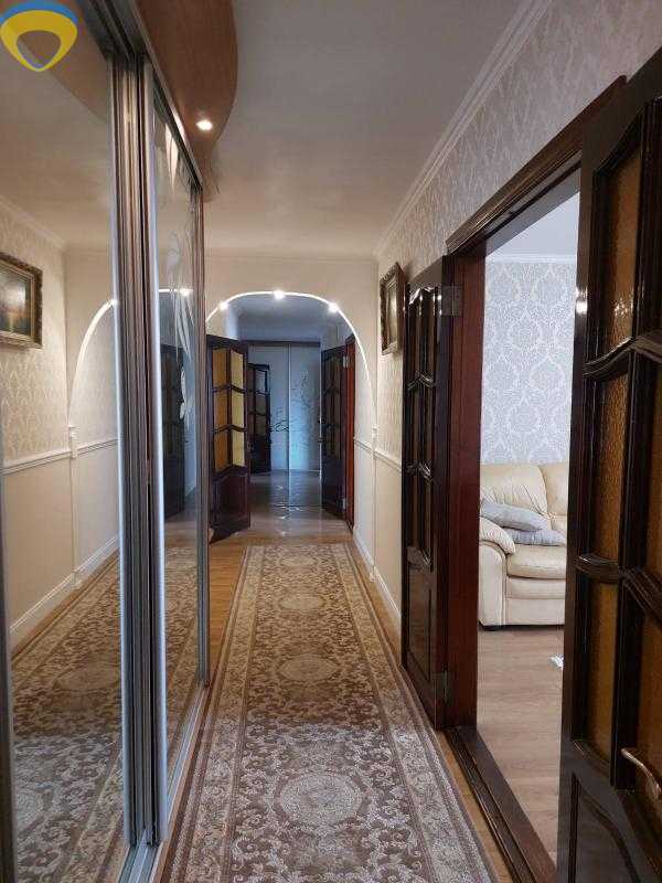 Продажа 4-комнатной квартиры 110 м², Михайловская ул.