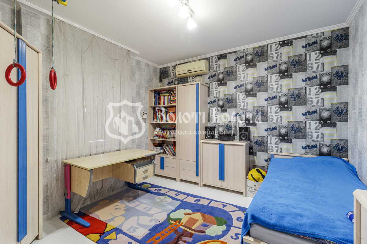 Продаж 4-кімнатної квартири 106.5 м², Федора Кричевського вул., Ернста, 8