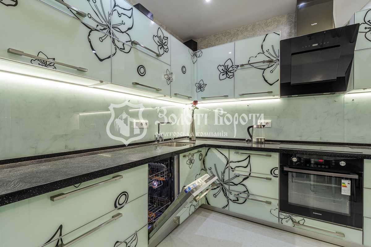 Продаж 4-кімнатної квартири 106.5 м², Федора Кричевського вул., Ернста, 8