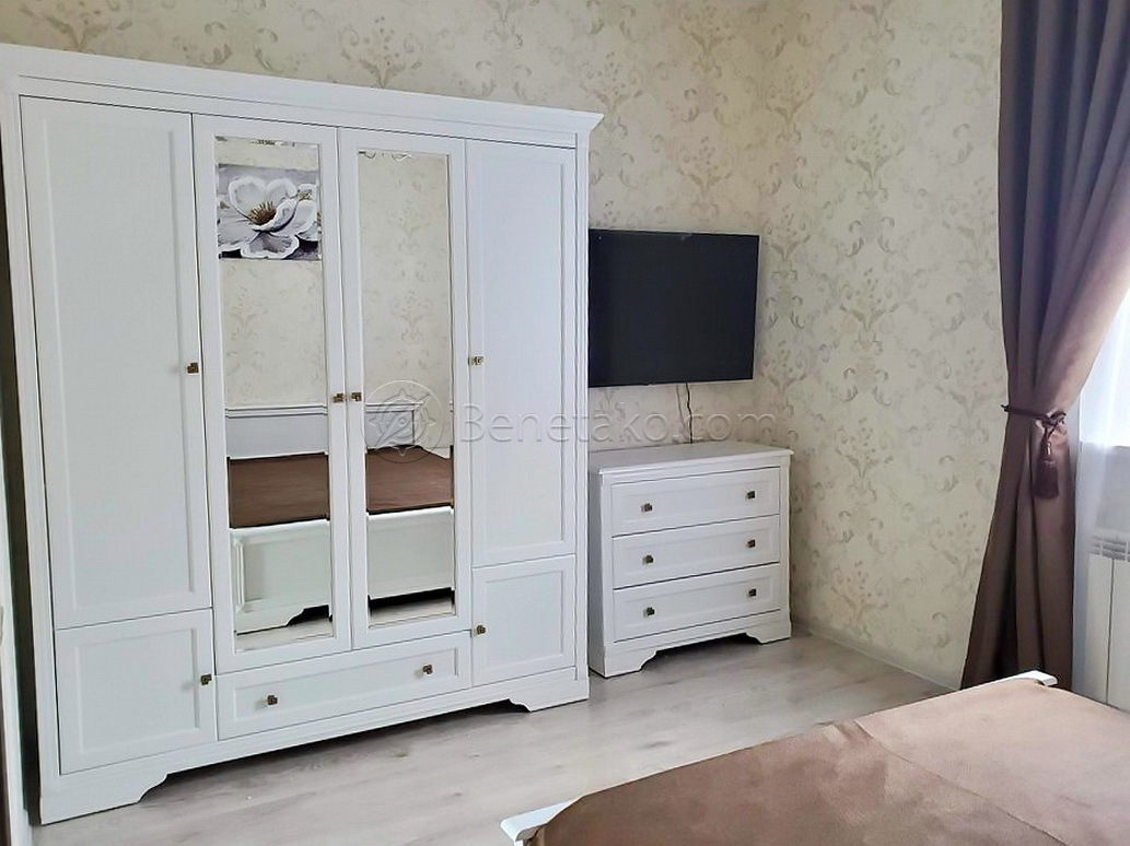 Оренда 2-кімнатної квартири 78 м², Ляпидевского вул., 1