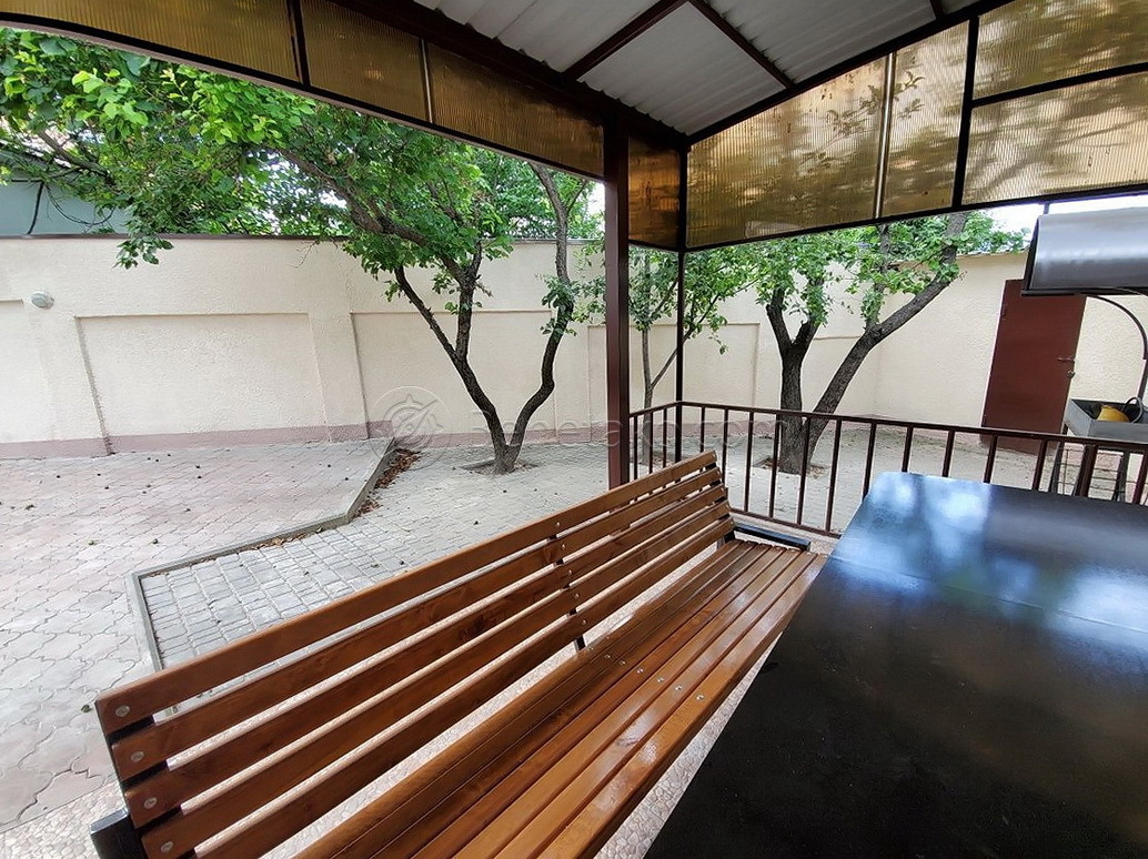 Оренда 2-кімнатної квартири 78 м², Ляпидевского вул., 1