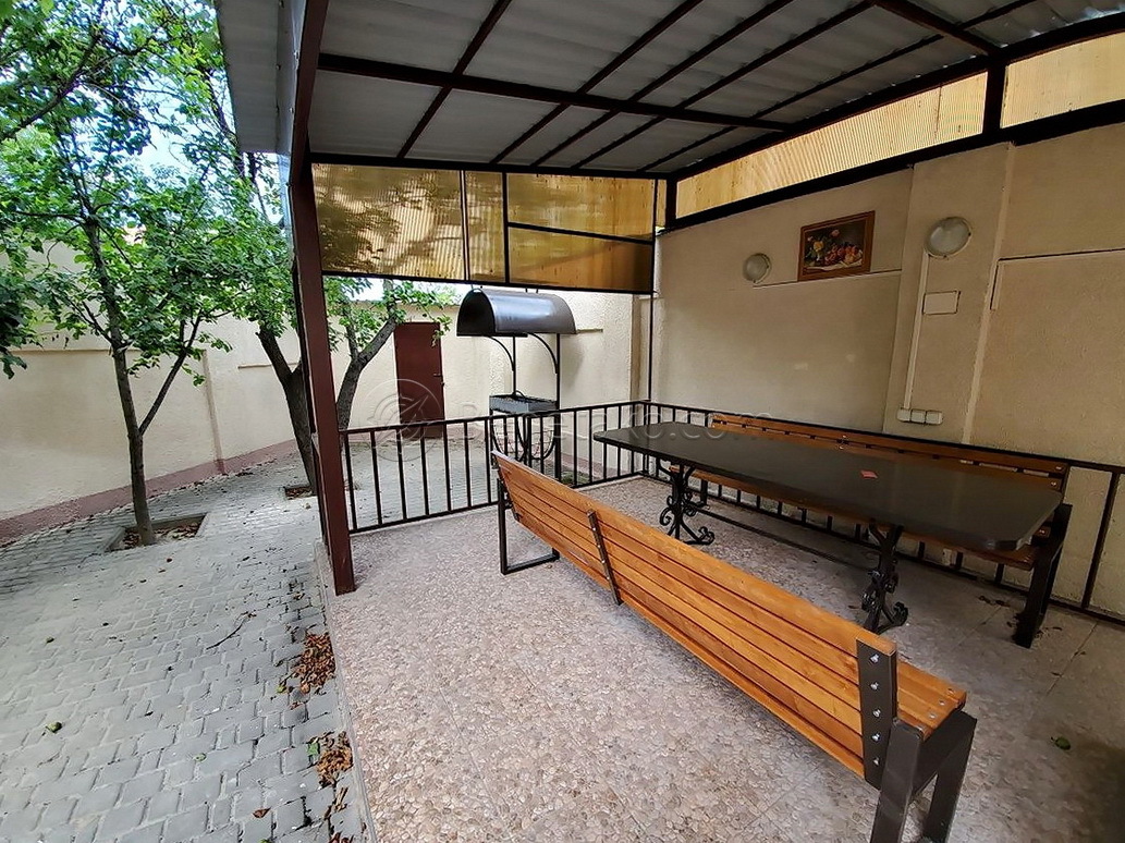 Оренда 2-кімнатної квартири 78 м², Ляпидевского вул., 1