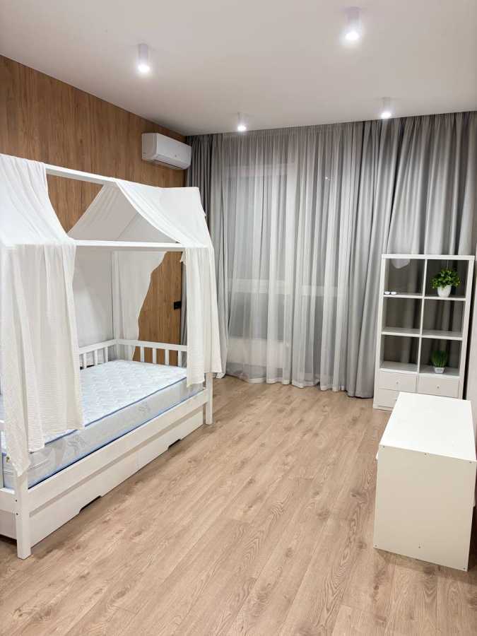 Аренда 3-комнатной квартиры 80 м², Предславинская ул., 44