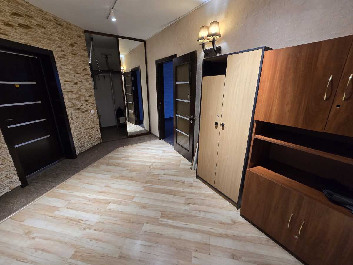 Продаж 4-кімнатної квартири 160.2 м², Раїси Окіпної вул., 4