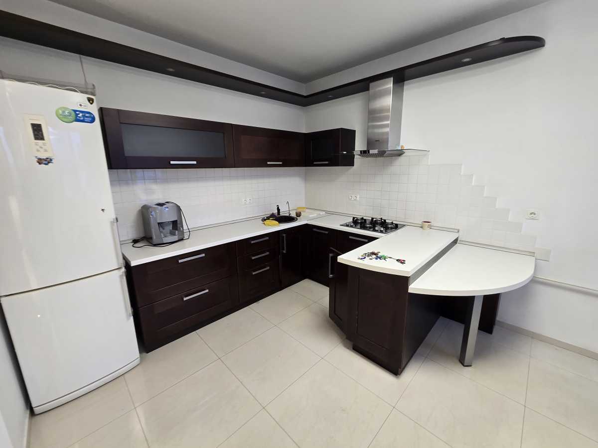 Продаж 4-кімнатної квартири 160.2 м², Раїси Окіпної вул., 4