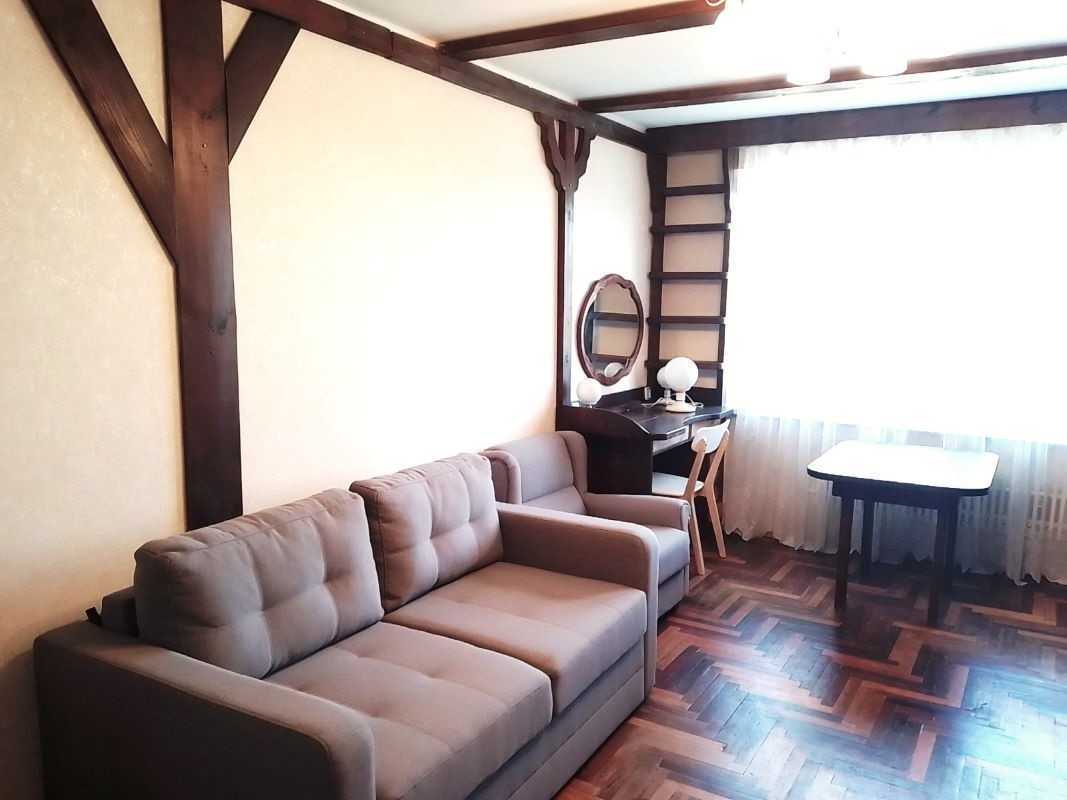 Аренда 3-комнатной квартиры 70 м², Славгородская ул., 10