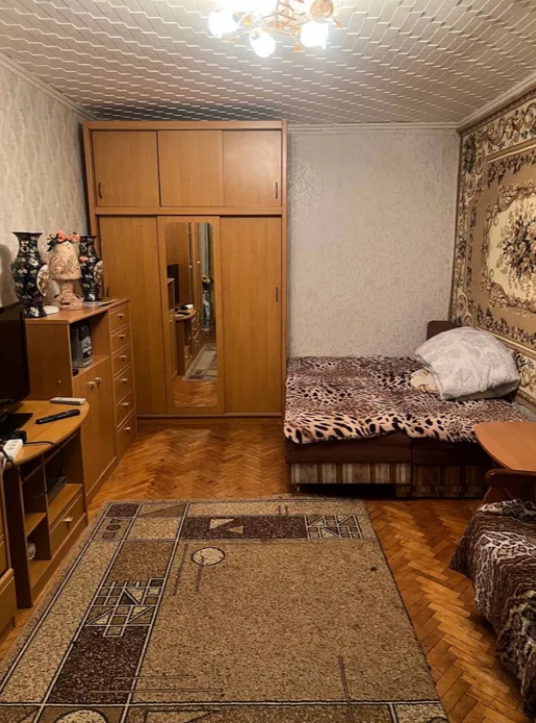 Продаж 1-кімнатної квартири 30 м², Академіка Глушко просп.