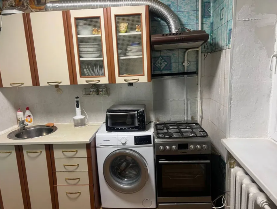 Продаж 1-кімнатної квартири 30 м², Академіка Глушко просп.