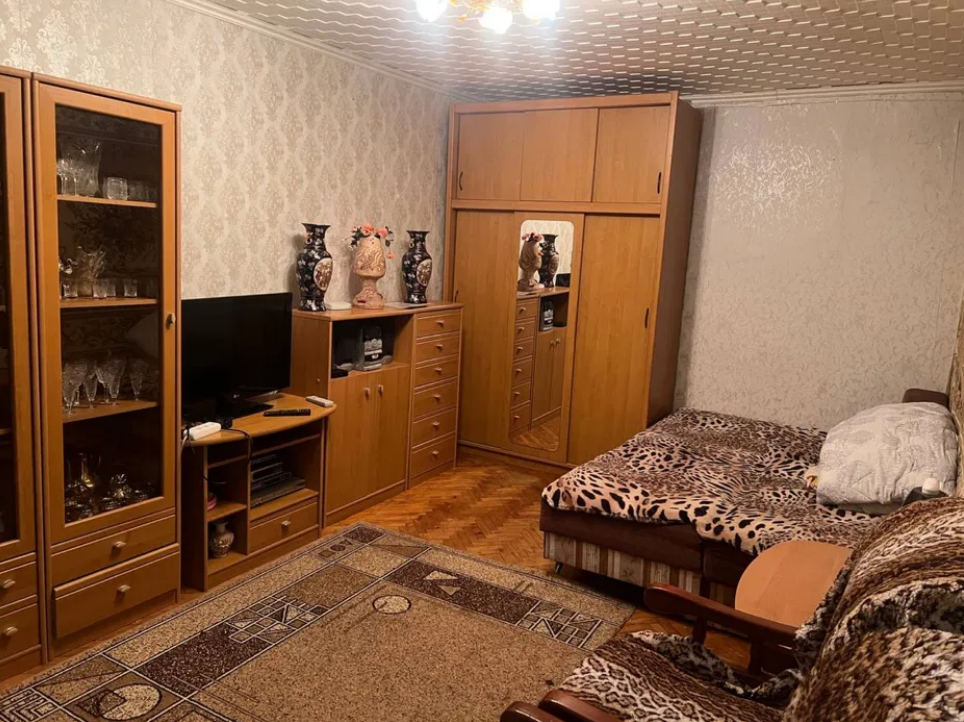 Продаж 1-кімнатної квартири 30 м², Академіка Глушко просп.