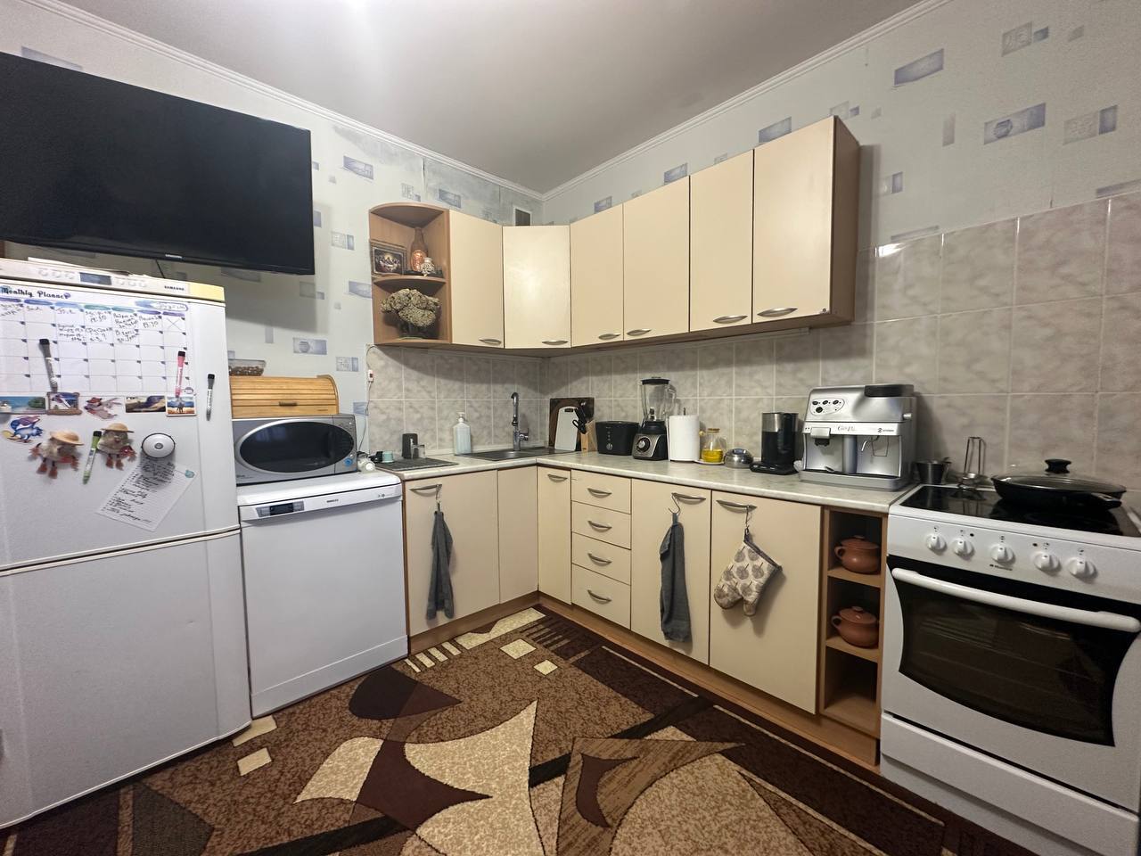 Продажа 2-комнатной квартиры 77 м², Науки просп., 54