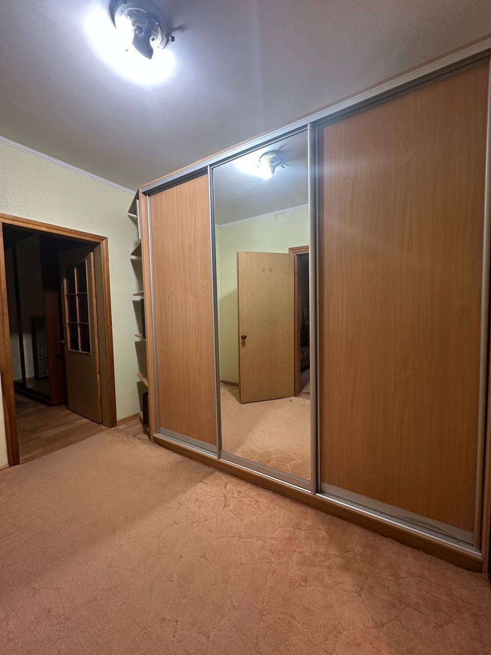 Продажа 2-комнатной квартиры 77 м², Науки просп., 54