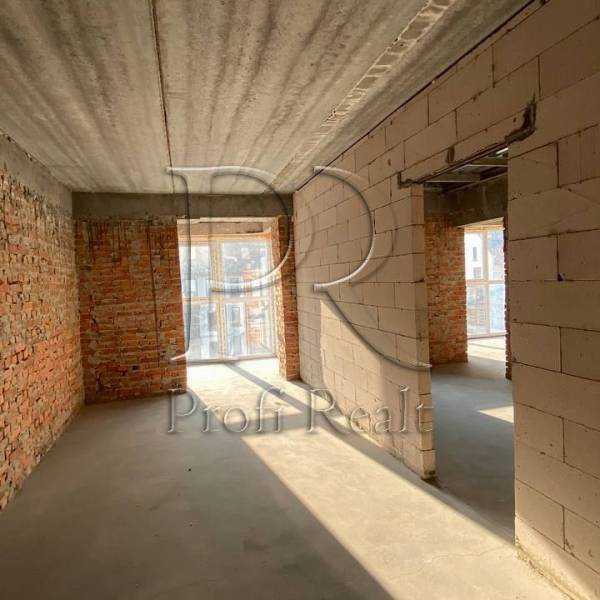 Продаж 4-кімнатної квартири 125 м², 10/3