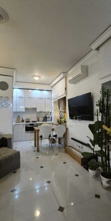 Продажа 2-комнатной квартиры 75 м², Большая Васильковская ул., 134