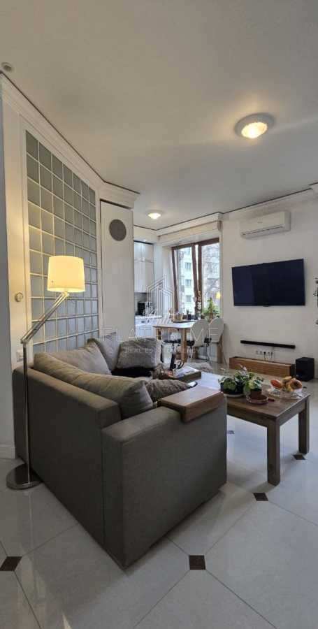 Продажа 2-комнатной квартиры 75 м², Большая Васильковская ул., 134