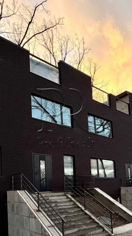 Продаж будинку 140 м², Києво-Мироцька вул.