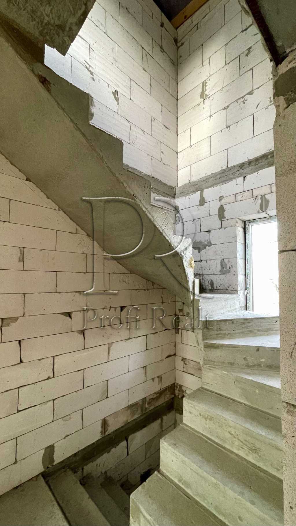 Продаж будинку 140 м², Києво-Мироцька вул.