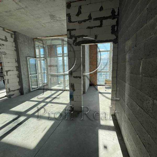 Продаж 2-кімнатної квартири 75 м², Причальна вул., 8