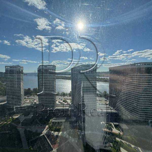 Продаж 2-кімнатної квартири 75 м², Причальна вул., 8