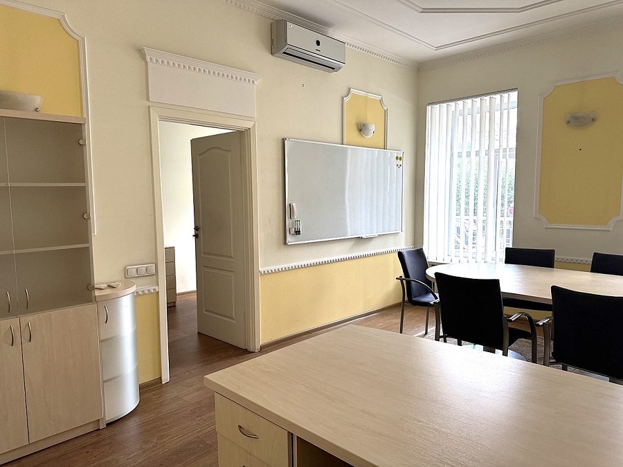 Оренда офісу 55 м², Івана Мазепи вул., 10