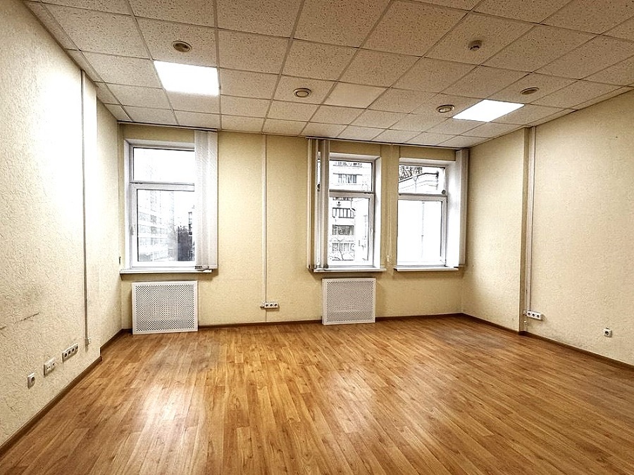 Оренда офісу 110 м², Хрестовий пров., 2А