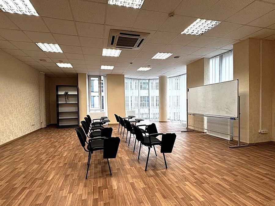 Оренда офісу 167 м², Хрестовий пров., 2А