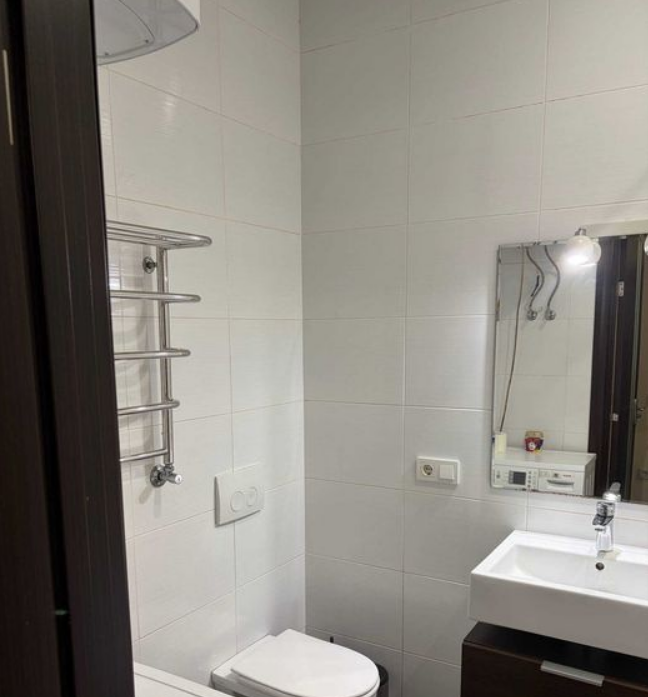 Продаж 1-кімнатної квартири 43 м², Середньофонтанська вул.