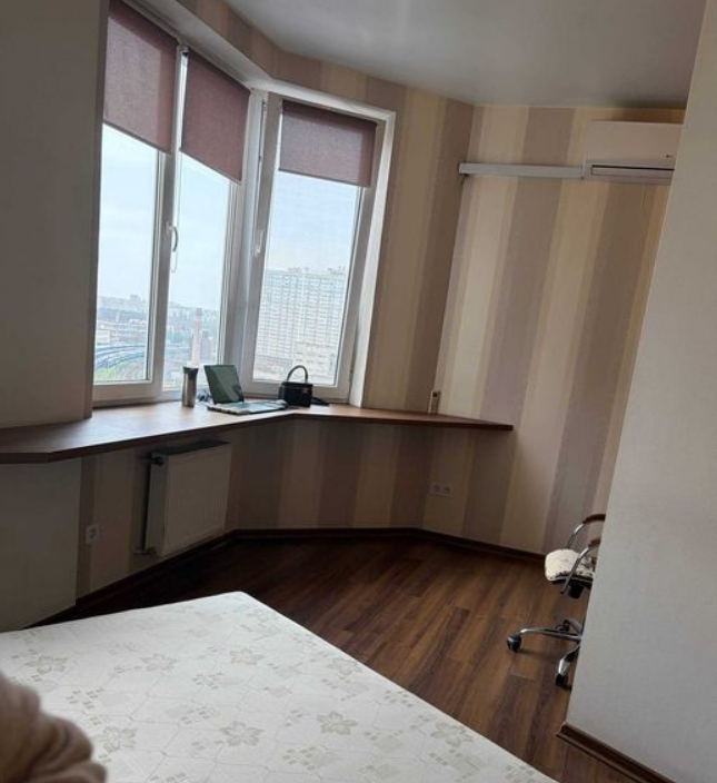 Продаж 1-кімнатної квартири 43 м², Середньофонтанська вул.