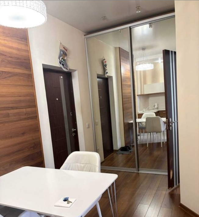 Продаж 1-кімнатної квартири 43 м², Середньофонтанська вул.