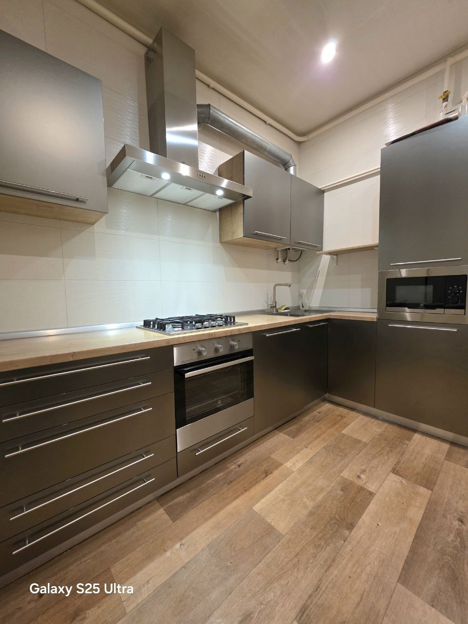 Продажа 2-комнатной квартиры 55 м², Строителей ул.