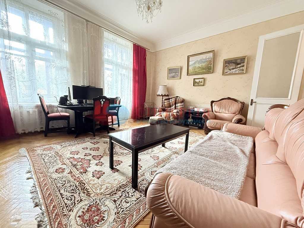 Продаж 2-кімнатної квартири 94 м², Інститутська вул., 20/8