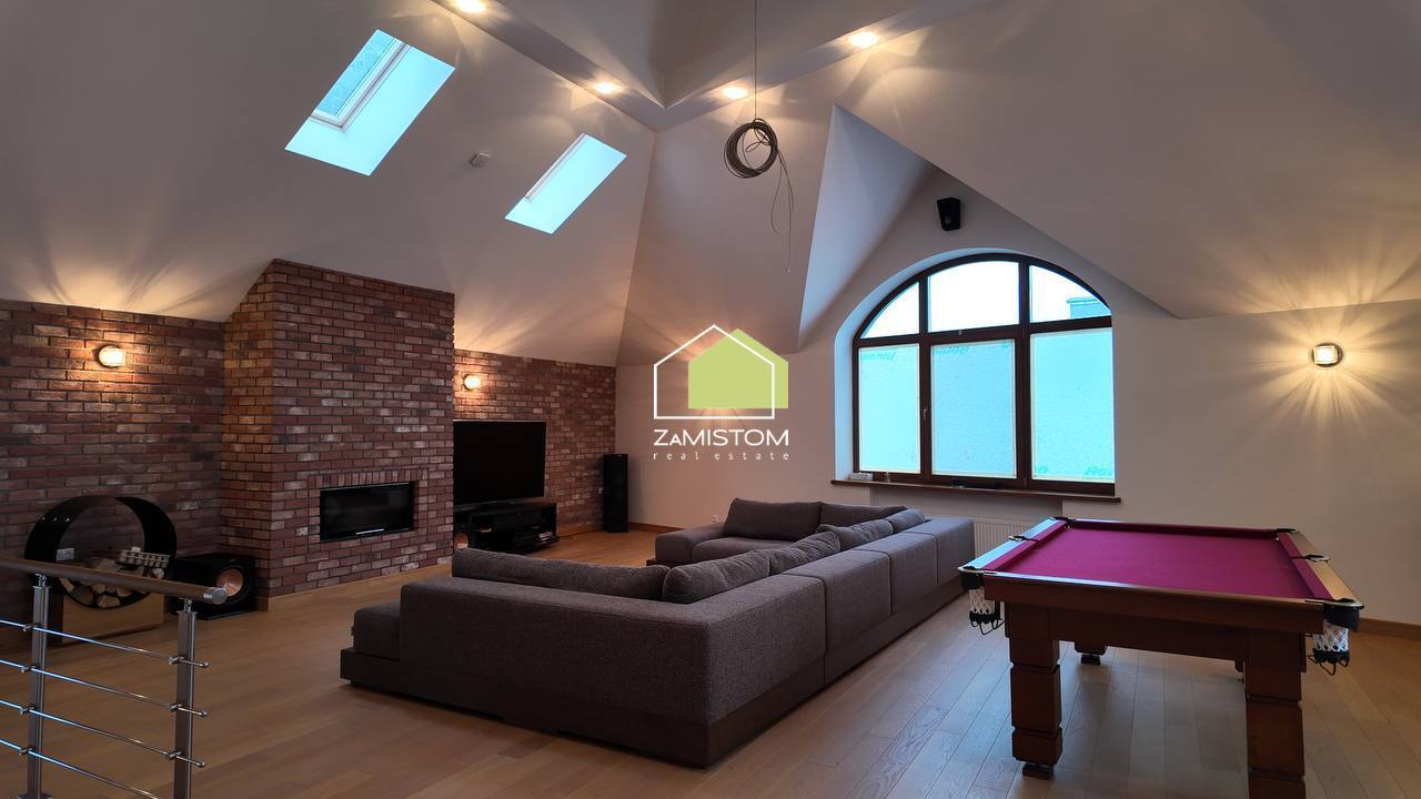 Продаж будинку 210 м²