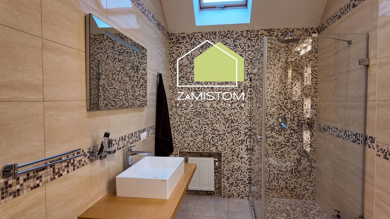 Продаж будинку 210 м²