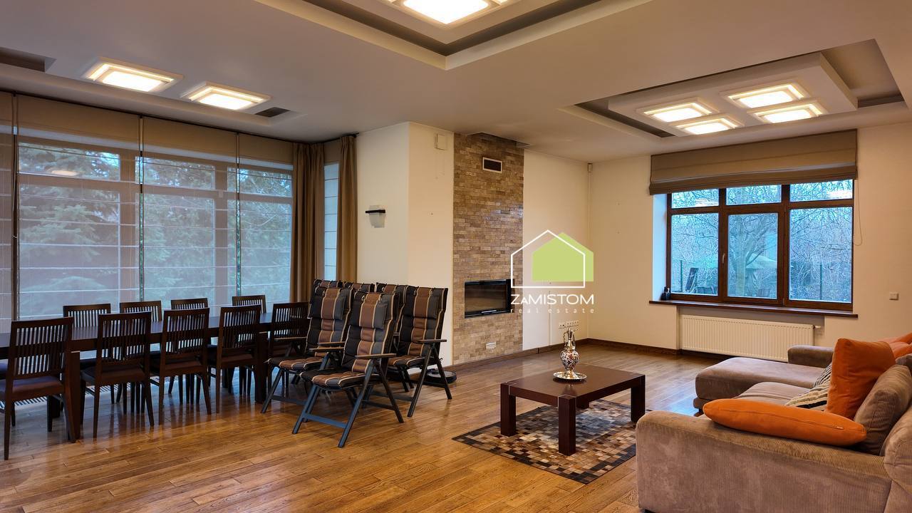 Продаж будинку 210 м²