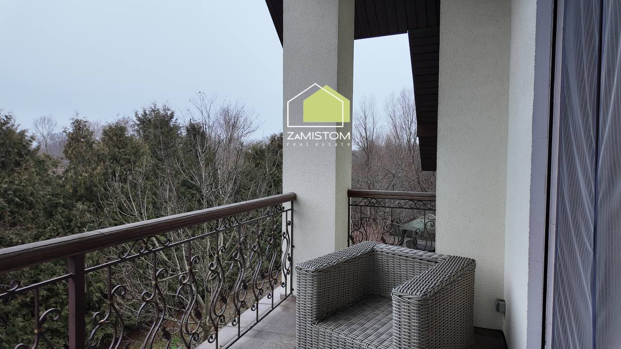 Продаж будинку 210 м²