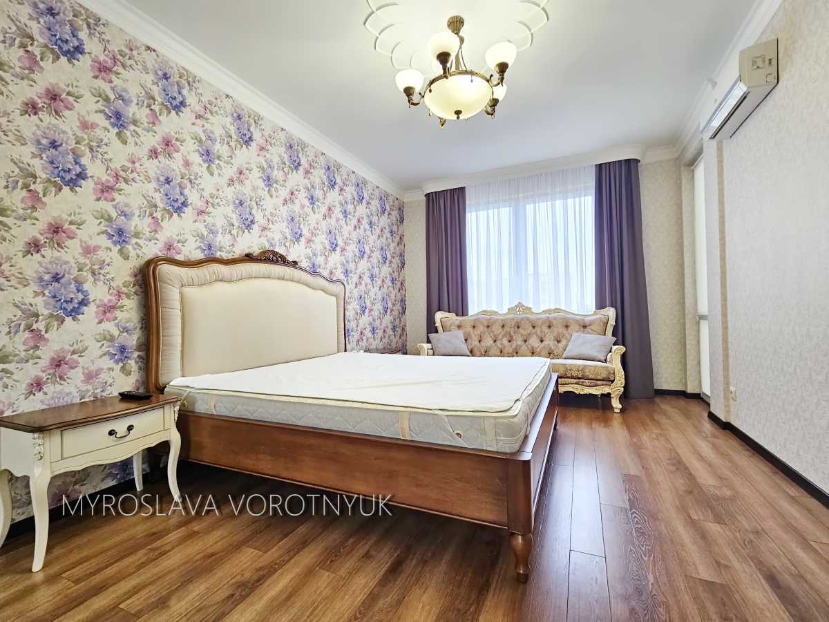 Продаж 2-кімнатної квартири 69 м², Голосіївський просп., 58