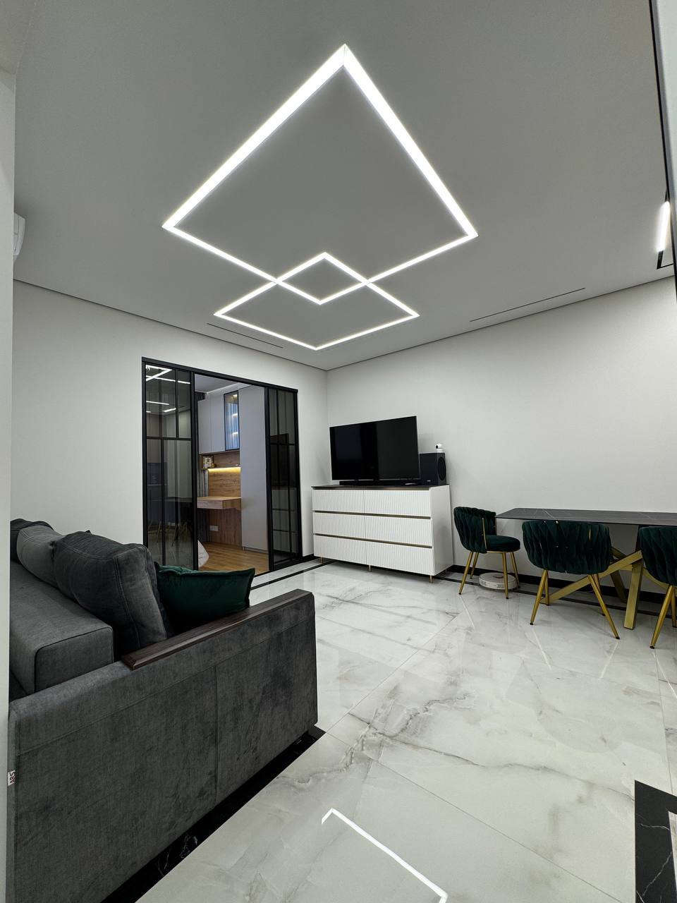 Продажа 3-комнатной квартиры 64 м², Гагарина просп.