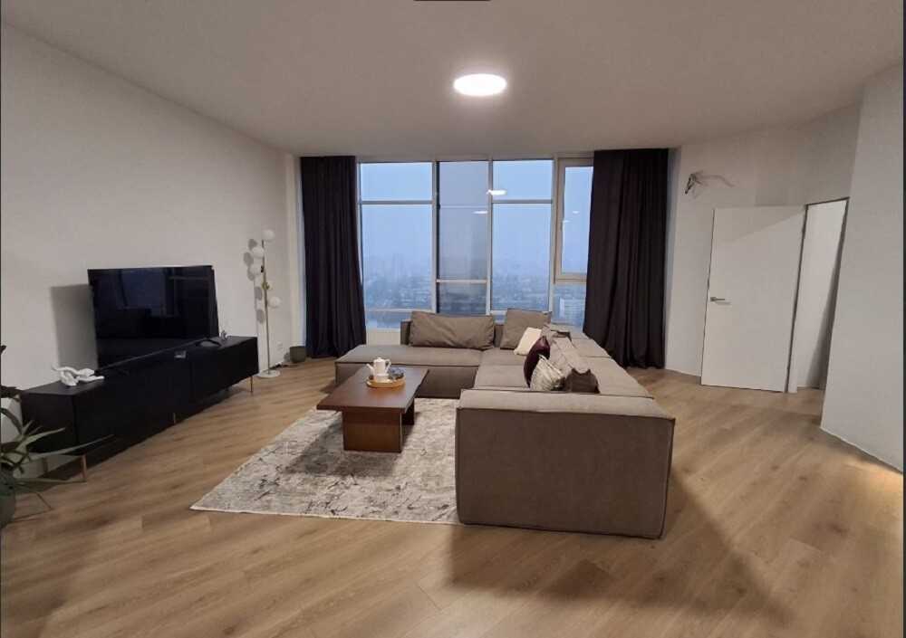 Аренда 3-комнатной квартиры 103 м², Авиаконструктора Антонова ул., 2б