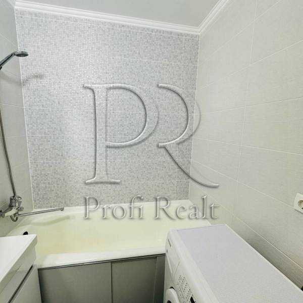 Продаж 1-кімнатної квартири 31 м², Булгакова вул., 8